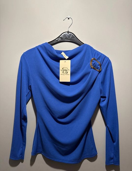 Chabrowa bluzka nowa z ładnym dekoltem