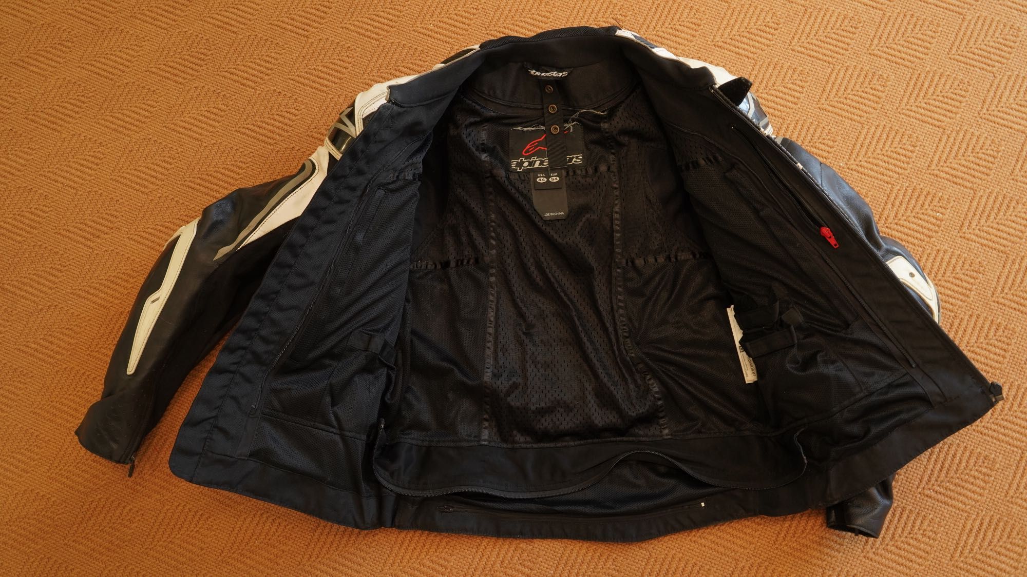 Куртка з горбом Alpinestars XL 54 шкіряна з підстібкою та перфорацією