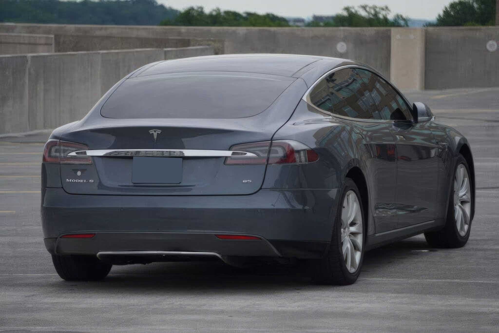2013 Tesla Model S 85 RWD