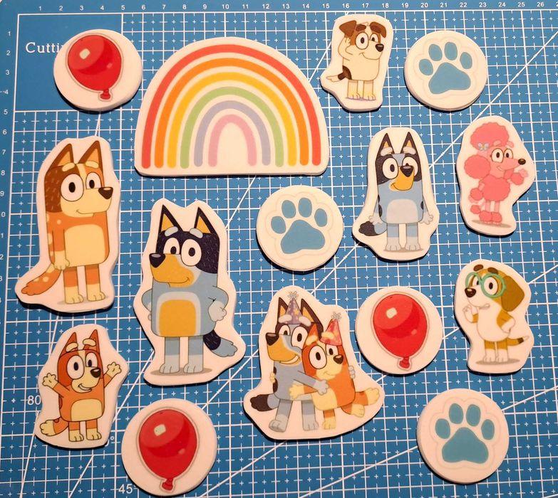 Zestaw na tort topper Bluey 15 elem. 2D