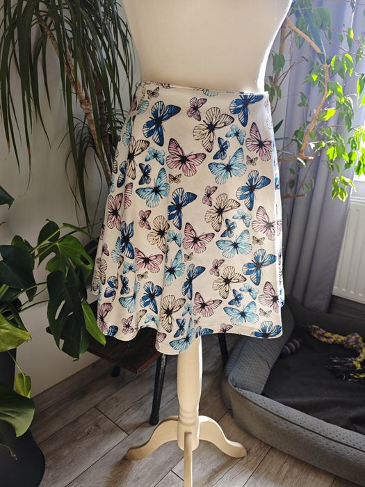Spódnica motylki biała rozkloszowana niebieskie motyle butterfly skate