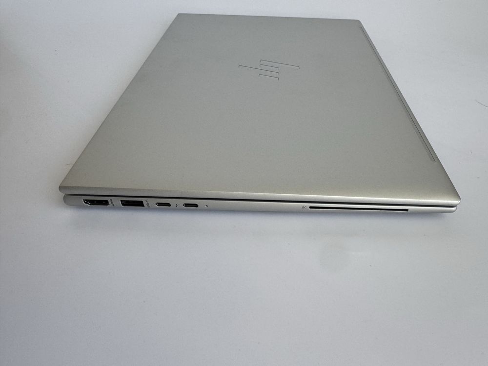 Hp elitebook 840 g9 i5-1235u 16ram 14” FHDips Plus