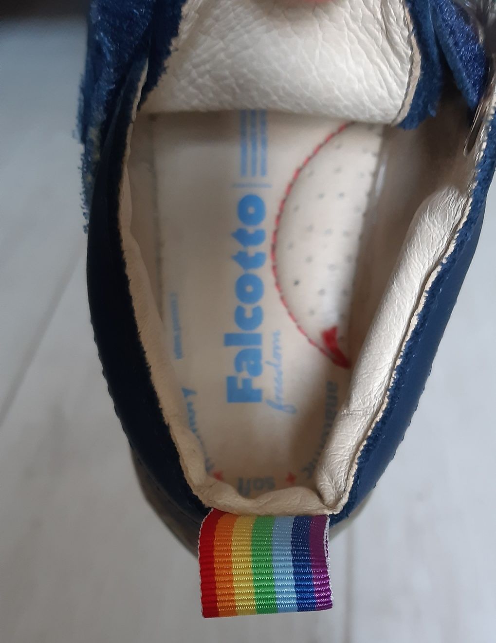 Продаю черевички шкіряні дитячі 21розмір фірма Falcotto