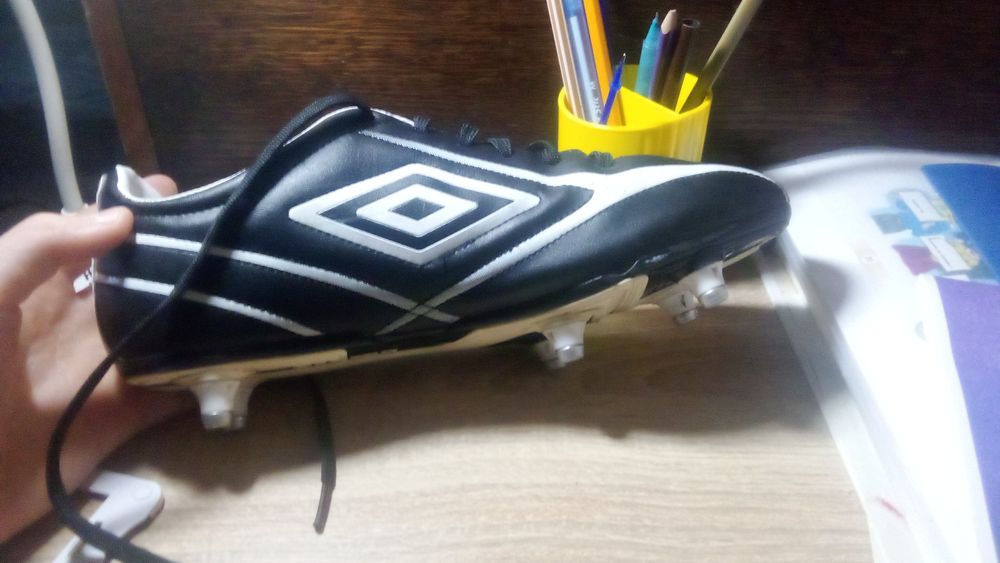 Продам бутсы 41 размер