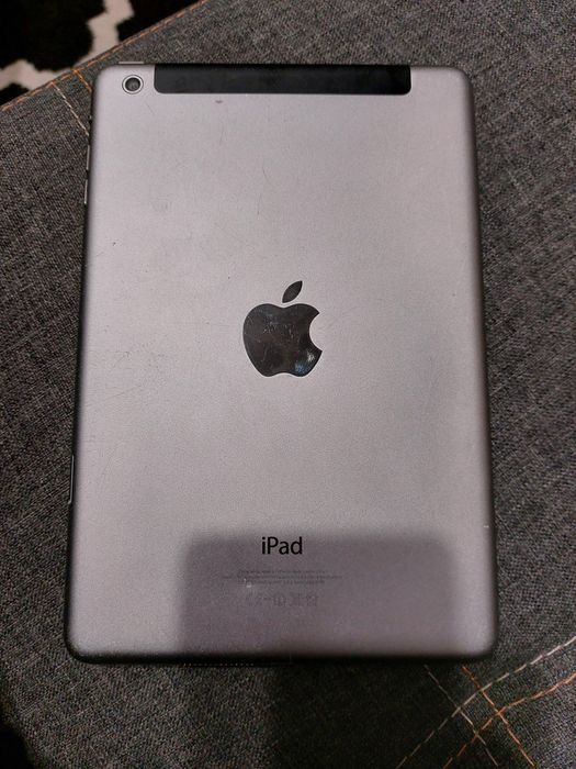 Планшет  Apple IPad