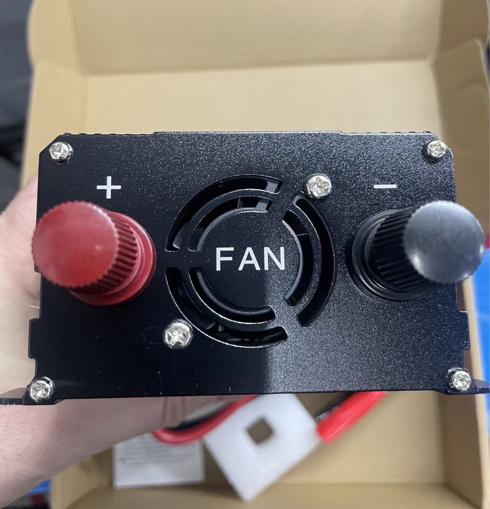 Инвертор Foval 2200W с 12 на 220V Чистый синус