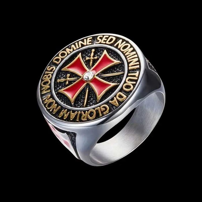 Мужское кольцо с красным крестом