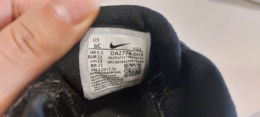 Sapatilhas Nike tamanho 22