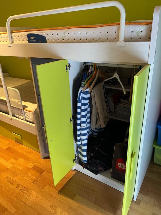 Beliche com roupeiro embutido