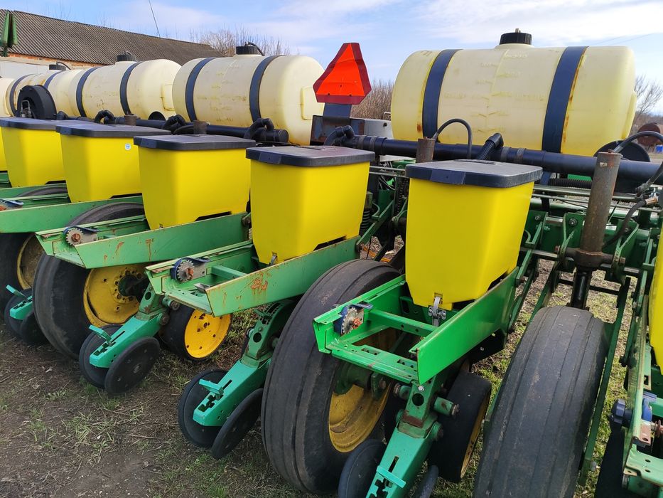Продам сівалку John Deere 7200D Planter