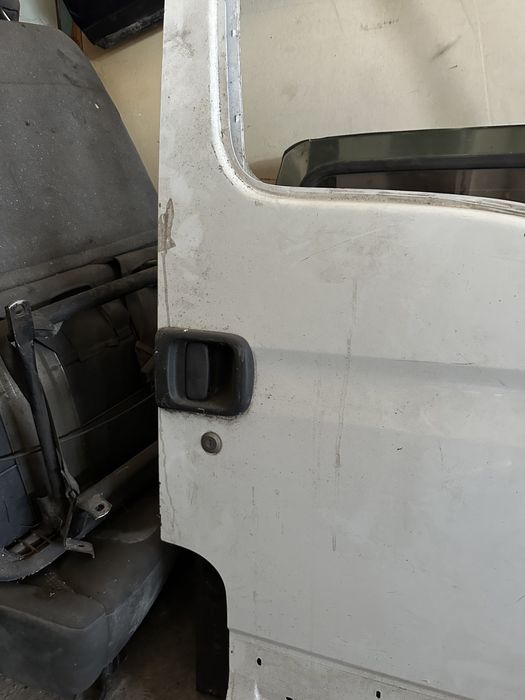 Двері пасажирські праві Renault Master 2000-2010 р.