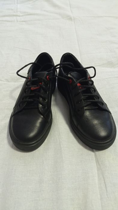 Кожаные спортивные туфли,кеды для мальчика 32 размер