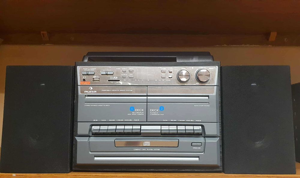 Wieża stereo z gramofonem