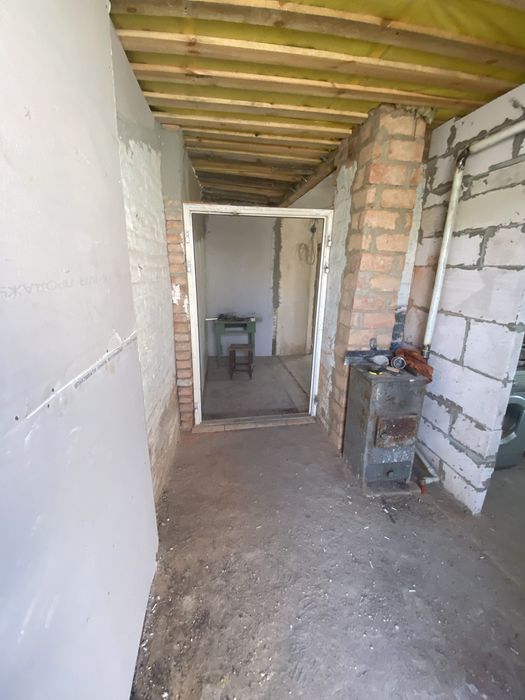 Продам честину будинку