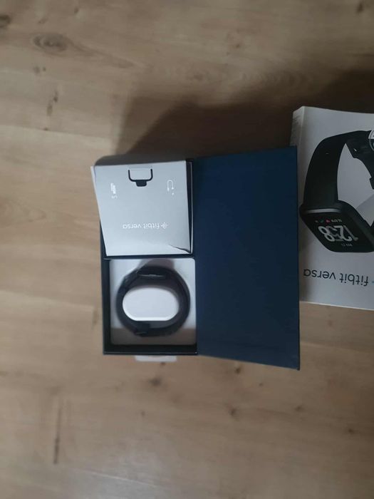 Smartwatch Fitbit versa | Nowy