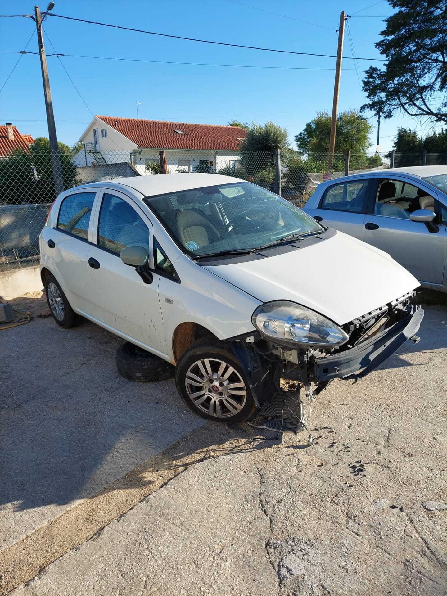 Fiat Grande Punto 1.2 de 2016 Para Peças com Boa Mecânica