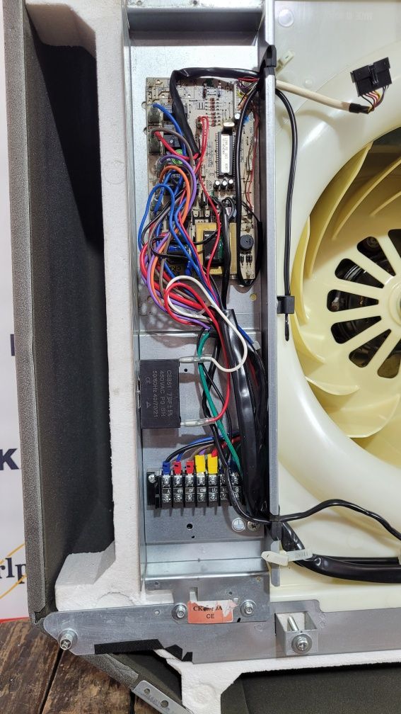 Внутренний блок от кассетного кондиционера 14kw.