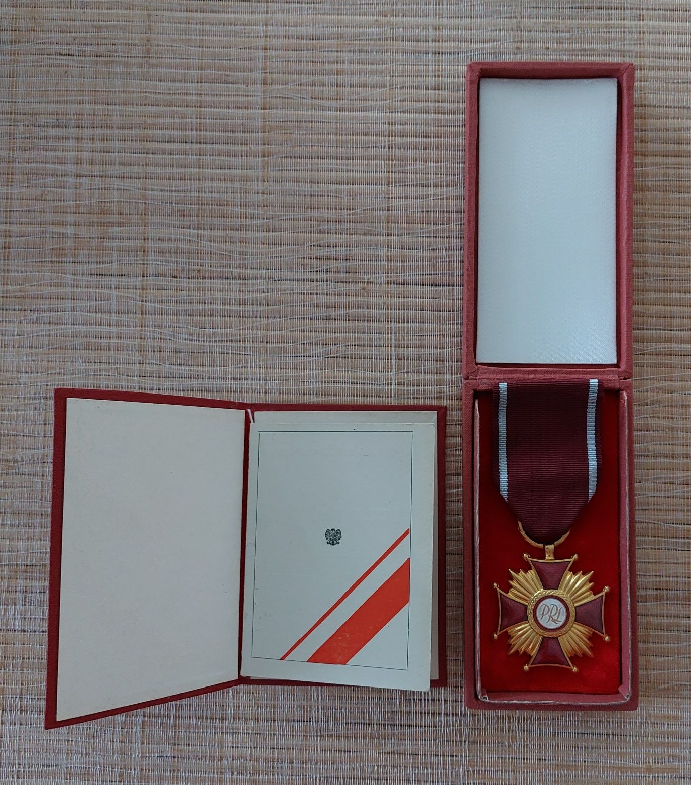 Złoty Krzyż Zasługi PRL z legitymacją + etui
