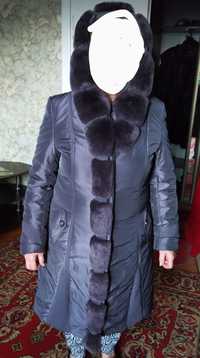 Пальто зимове з капюшоном