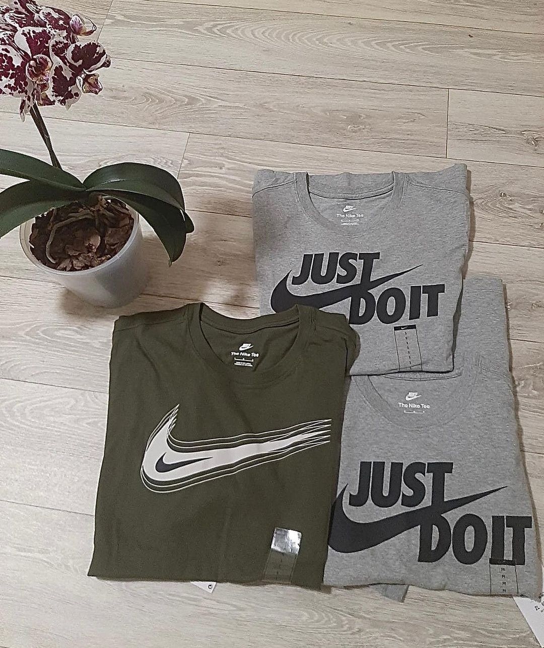 Нові футболки Nike Tee