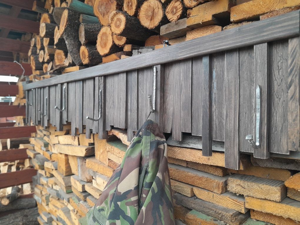 Лофт вироби, вироби з дерева на замовлення. Вішалки люстри світильники