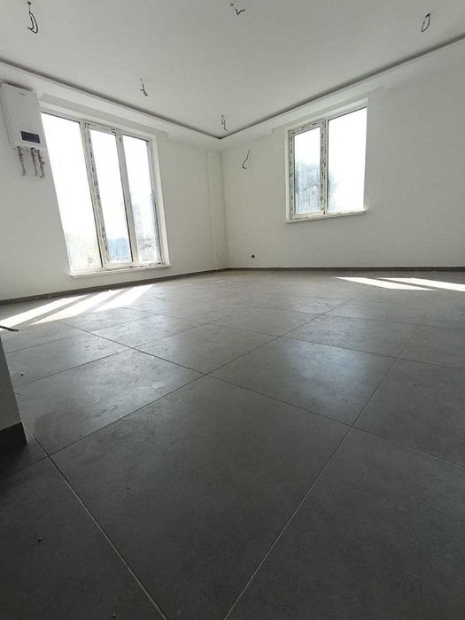 Двокімнатна квартира с.Гатне  з ремонтом в новобудові.