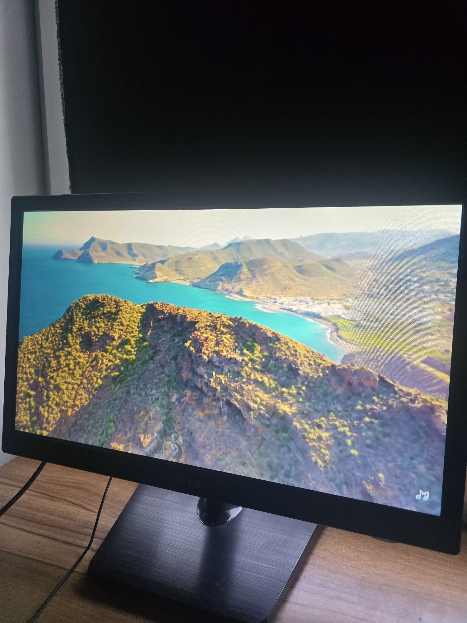 Monitor flatron lg 19cali model 19EN33S-B