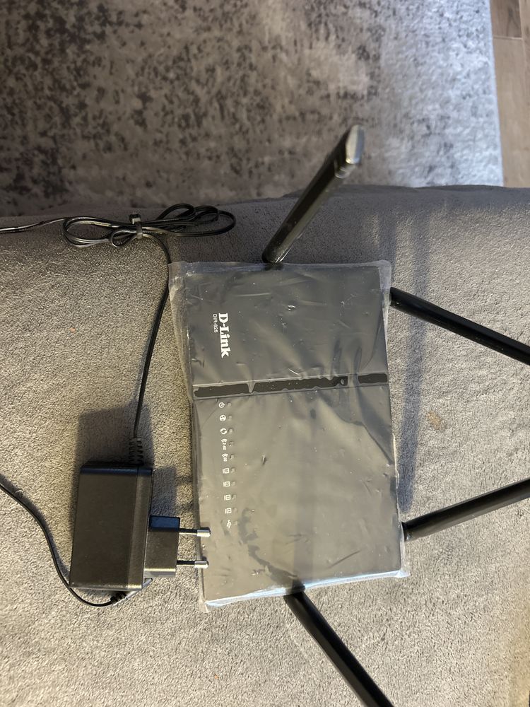 Router DLink DIR 825