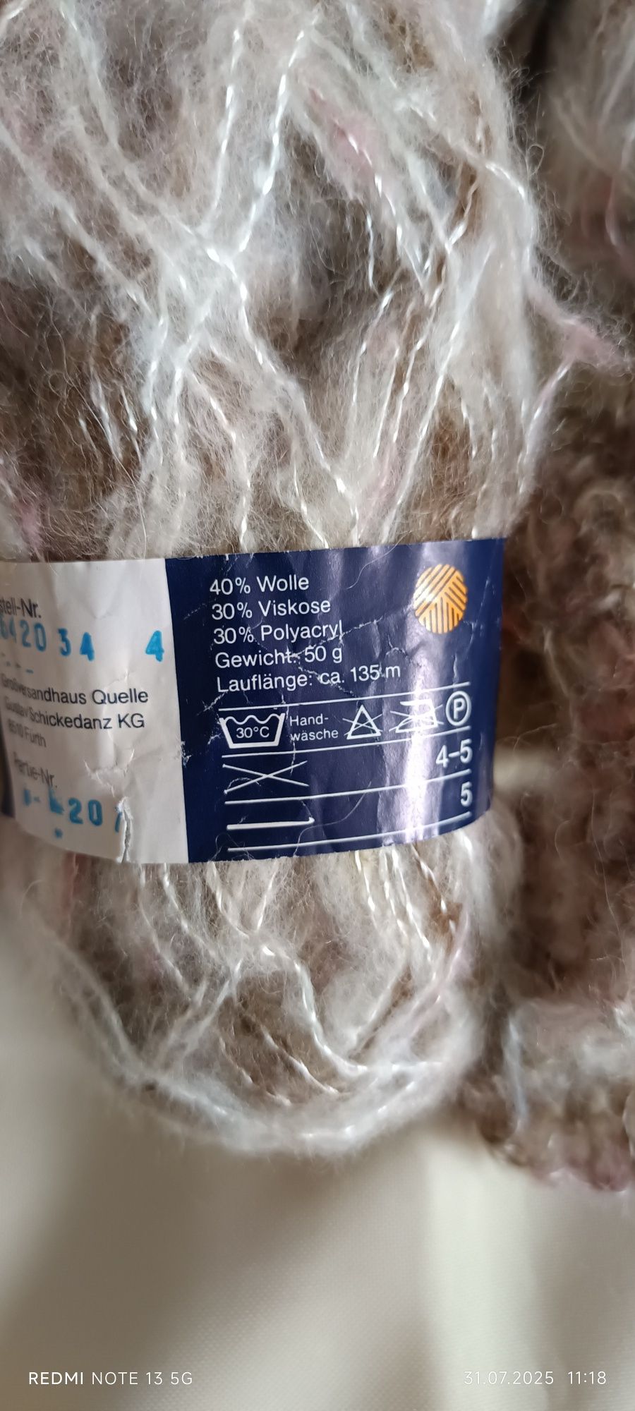 Włóczka 40% wełna, 30% wiskoza,30% polyakryl