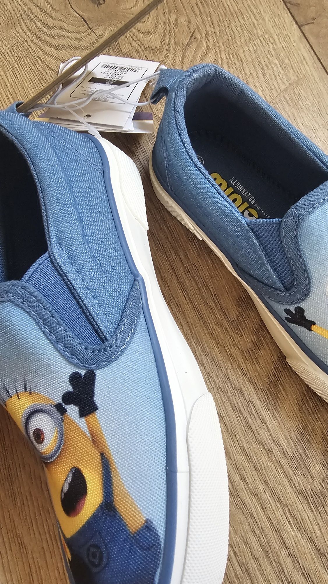 Nowe trampki slip on, kapcie chłopięce rozmiar 29, Minionki
