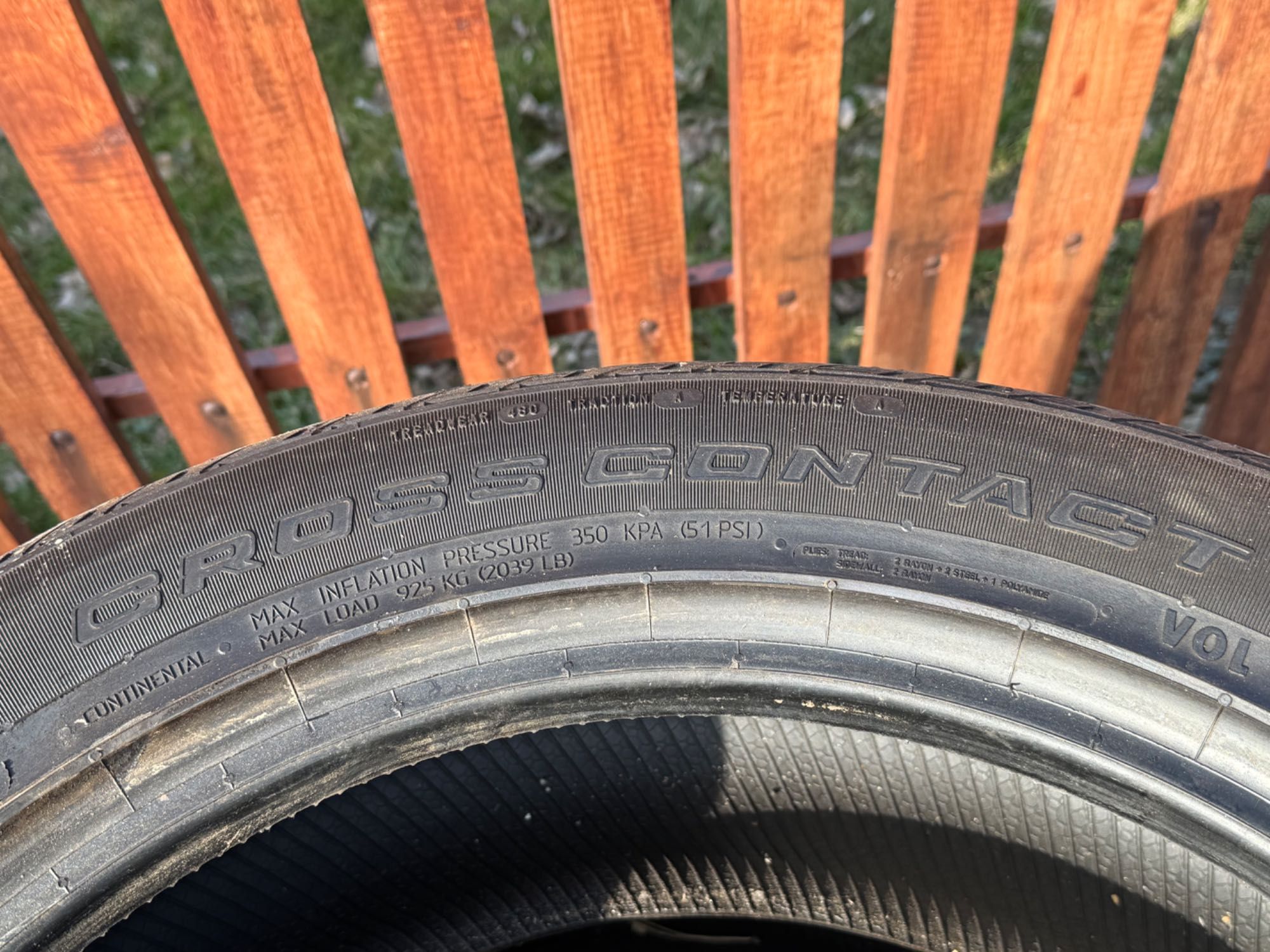 Opony Continental cross contact 235 55 R 19