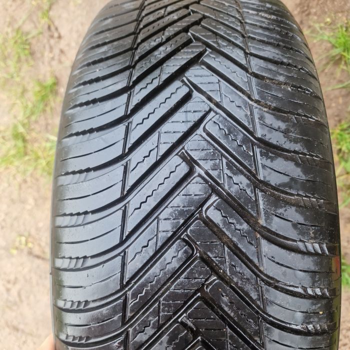 Koła alufelgi audi  225/50r18 z oponami całorocznymi
