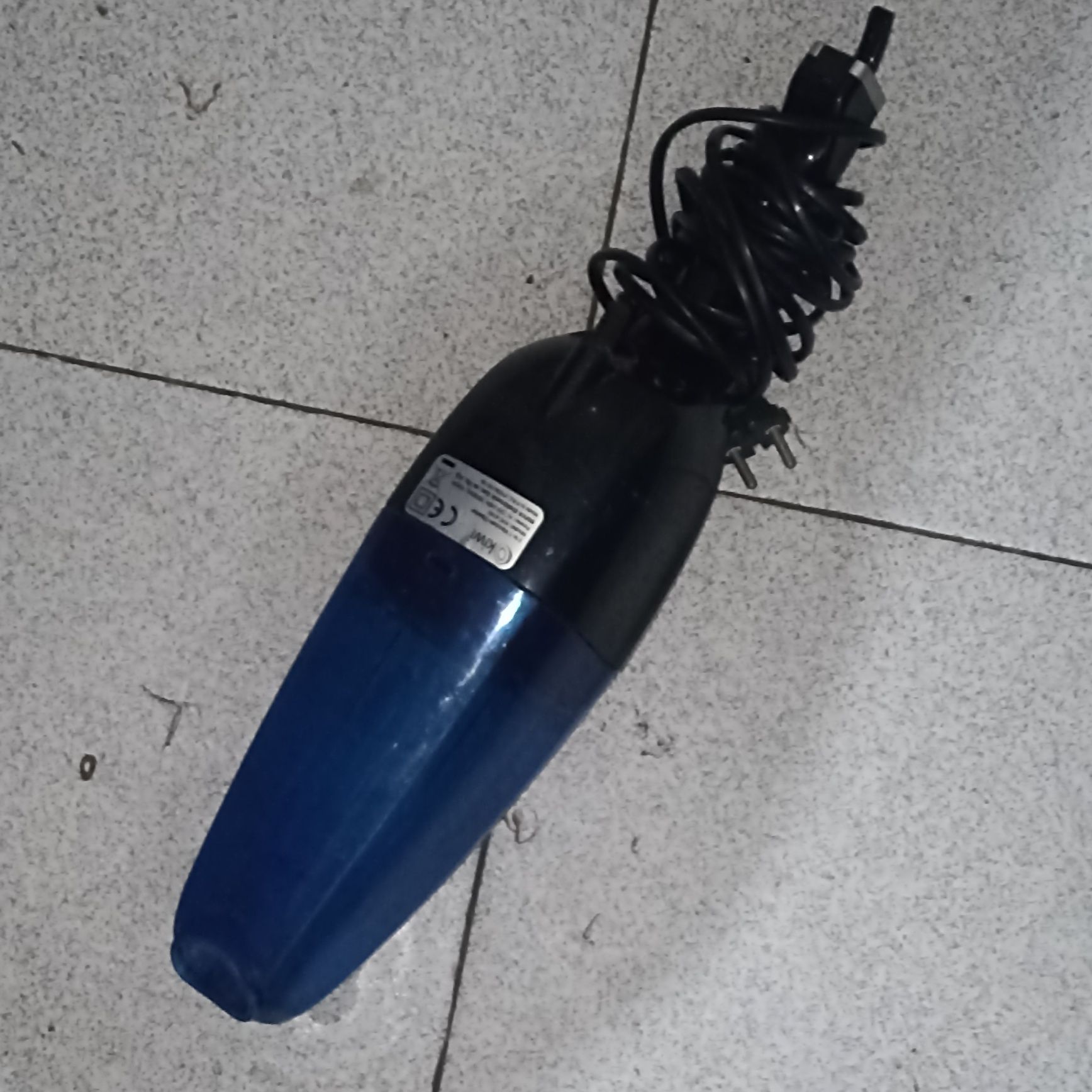 Aspirador Pequeno Kiwi Vacuum Cleanner 1000w bem funcional