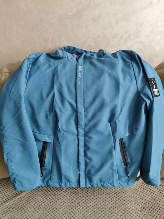Вітровка, куртка