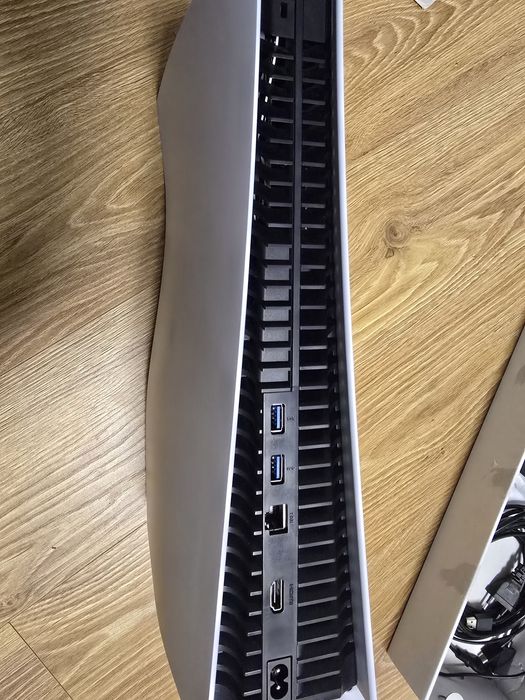 Konsola Sony PlayStation 5 z napędem, stan idealny