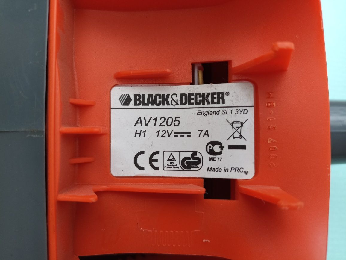 Автопилосос Black & Decker DustBuster AV 1205