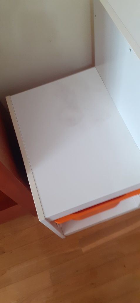 Estante ikea com gavetas