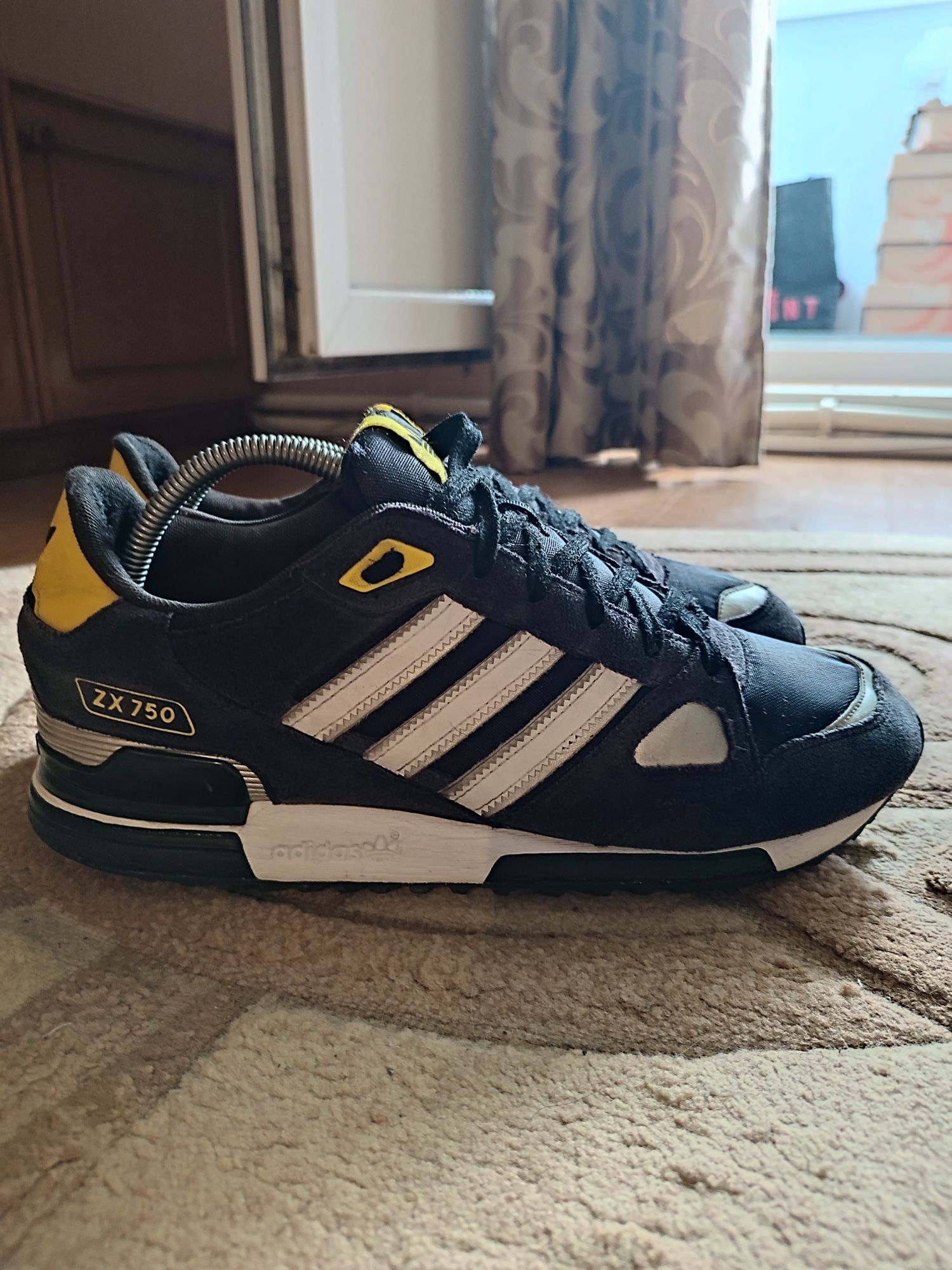 Кожаные кроссовки Adidas оригинал