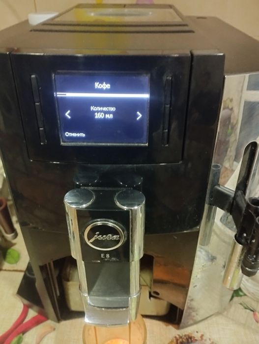 Кавоварка юра е 8