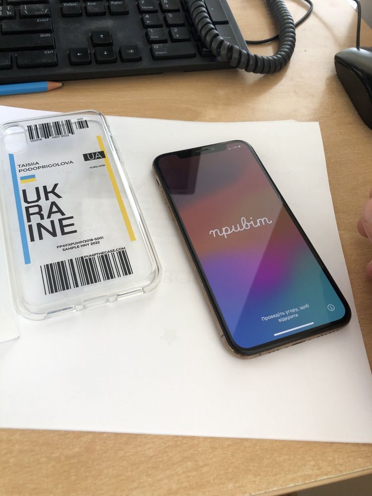 Ідеал Iphone xs 64 (все рідне)+ коробка + 2 нових чохла,  Gold