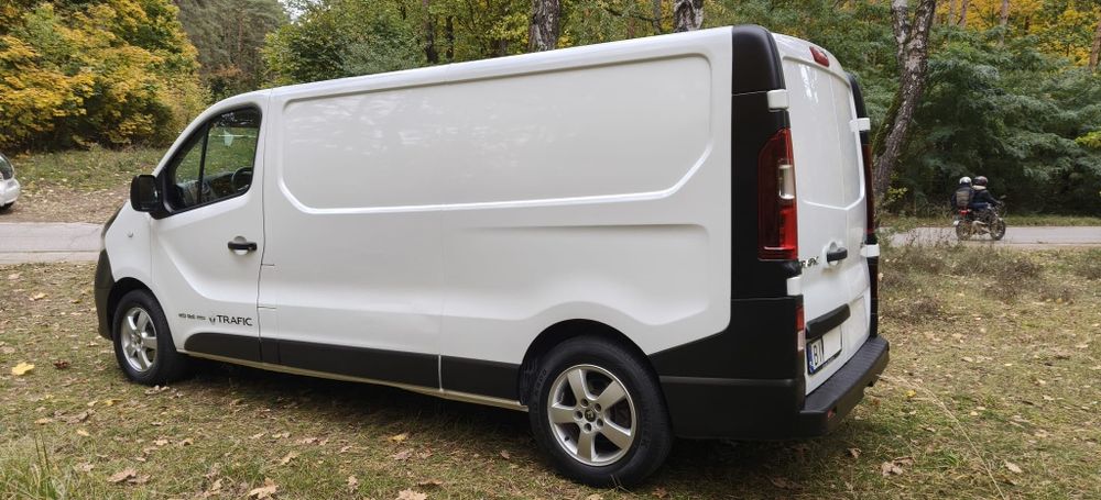 Renault Trafic Long  Bogate Wyposażenie