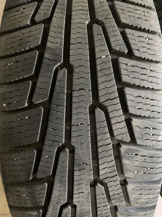 Продам резину зимню 225/55/18