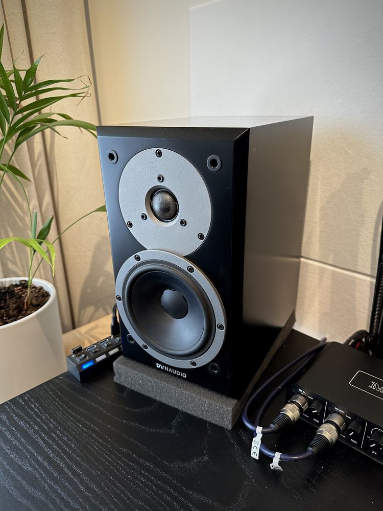 Dynaudio Emit M10 głośniki podstawkowe
