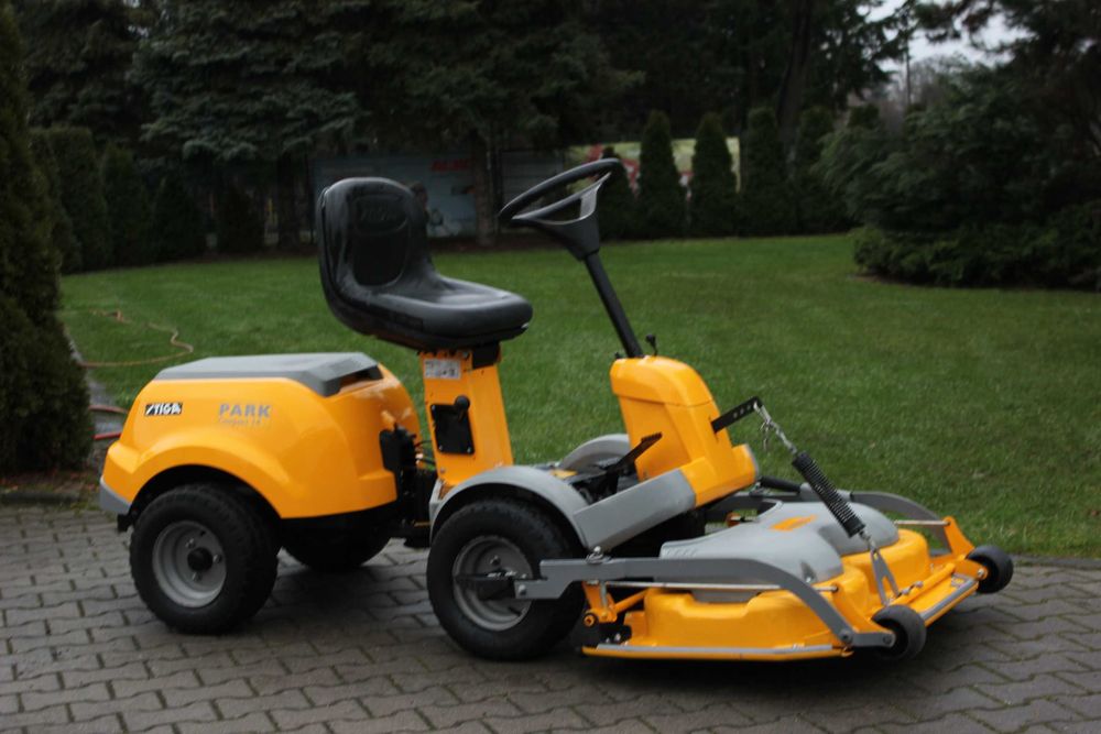 Stiga Park Compact  14  HST TRAKTOREK Kosiarka