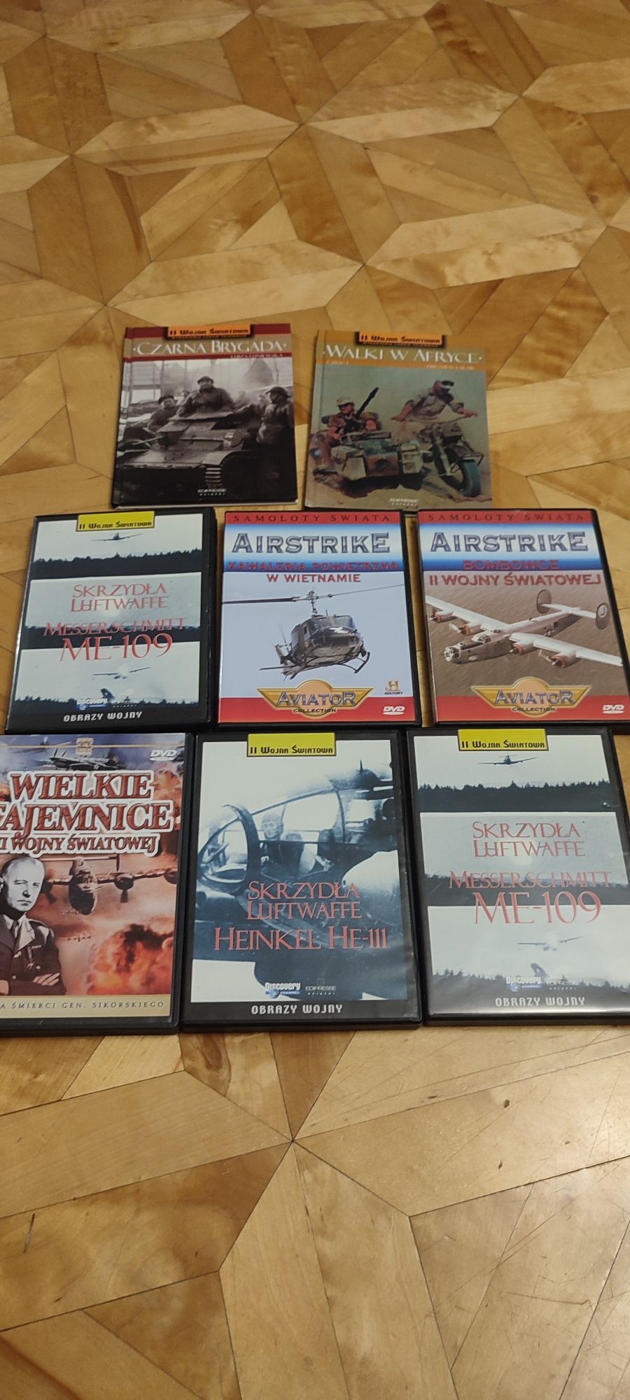 6 filmów DVD + dwie książki o tematyce historycznej wojennej.