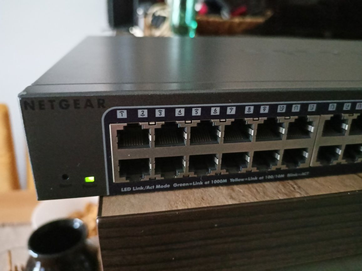 Switch Netgear prosafe GS748T v4