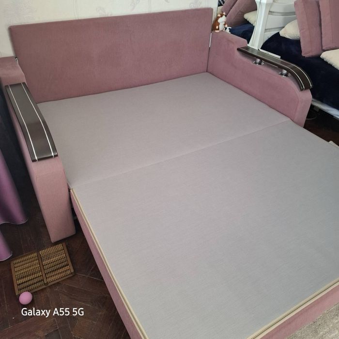 Диван-кровать в хорошем состоянии