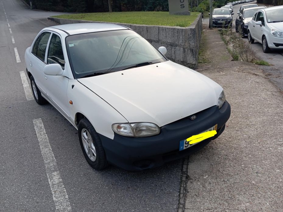 Hyundai accent 1.3 com ar condicionado