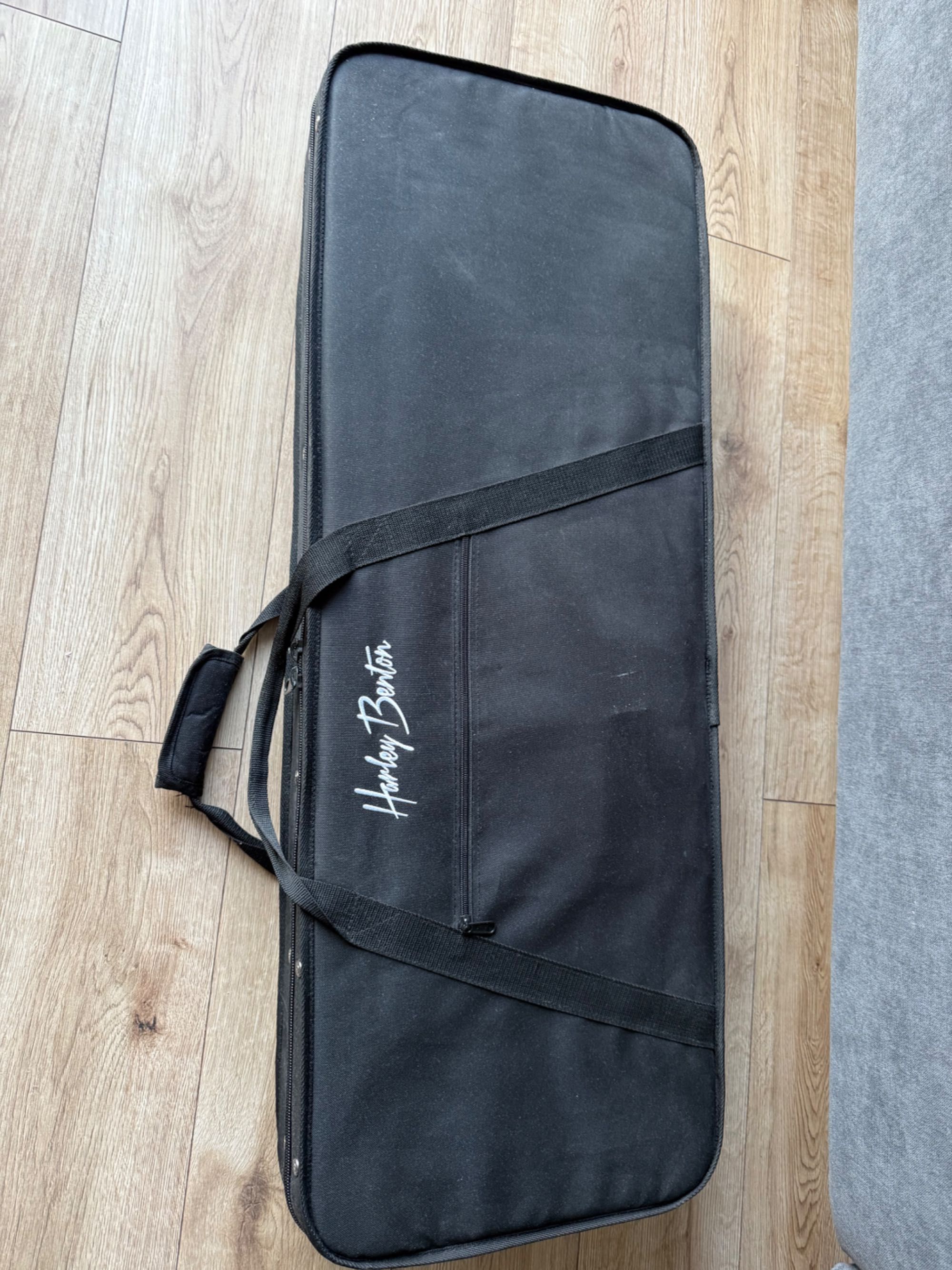 Jackson JS22 Dinky Biała z EMG 81/85 i twardym Case
