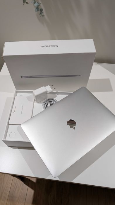Macbook air M1 8gb/256gb
